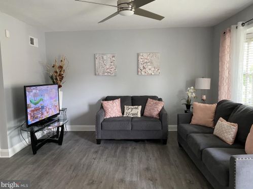 14640 Bakersfield St, Woodbridge, VA 22193-2006