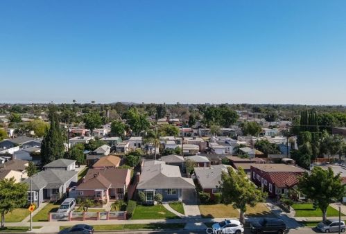 1320 64th St, Long Beach CA 90805-2538 exterior