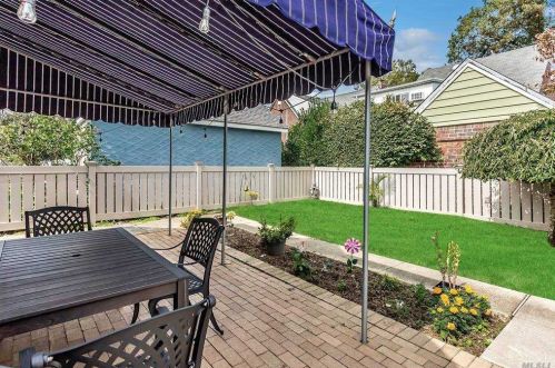 39 Beverly Ave, Floral Park NY  11001-3253 exterior