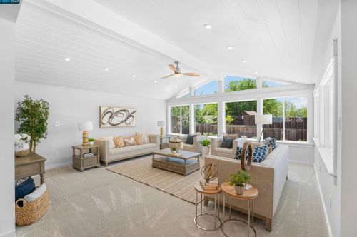 4 Risa Ct, Orinda, CA 94563-4321