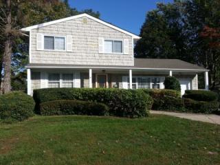 1555 Denver Ave, Bayshore, NY 11706-4537