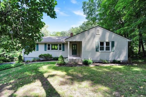 102 Day St, Granby, CT 06035-1724