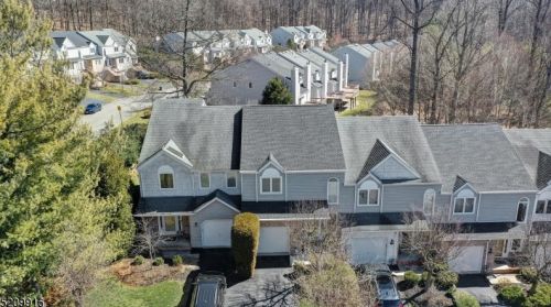87 Edgefield Dr, Greystone Park, NJ 07950-1968