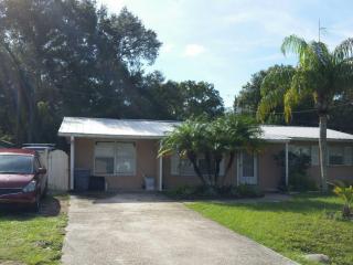 4052 San Luis Dr, Sarasota, FL 34235-3547