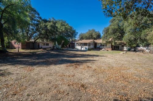 24811 Meadview Ave, Santa Clarita, CA 91321-1805