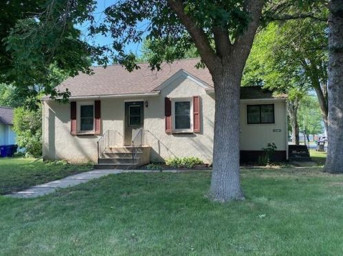 407 3rd St, New Johannesburg WI  54017-2012 exterior