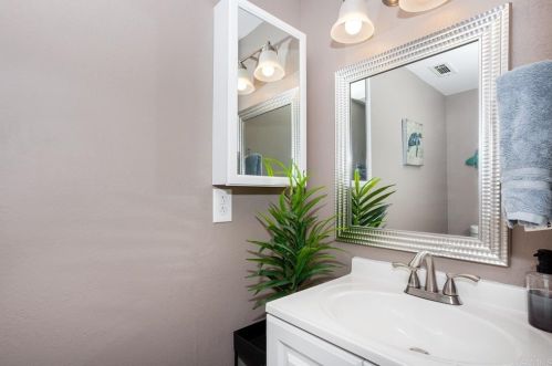 230 Eveningside Gln, Escondido CA  92026-1334 exterior