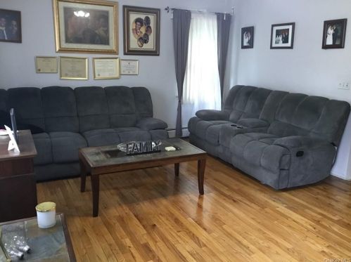 20 Main St, Garnerville, NY 10923-1327