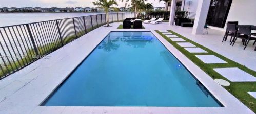 15800 88th Ave, Hialeah FL  33018-2019 exterior