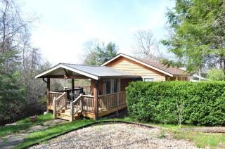 62 Maplewood Ln, Highlands, NC 28741-7230