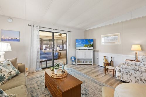 26248 Queen Mary Ln, Bonita Springs FL  34135-6536 exterior