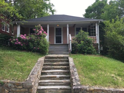 35 Grail St, Asheville, NC 28801-3750