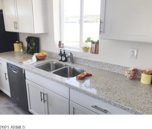 3102 22 St, Phoenix AZ 85016-3430 exterior