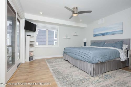 5 Fort Ave, Pelican Island NJ  08751-1512 exterior