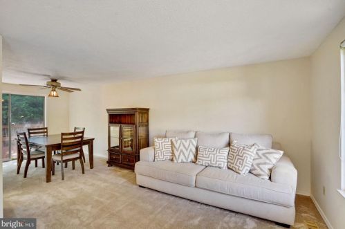 5701 Oak Stake Ct, Springfield, VA 22015-2316
