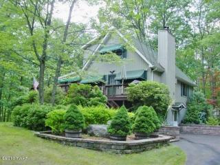 47 Tennis Club Cir, Hawley, PA 18438-6783