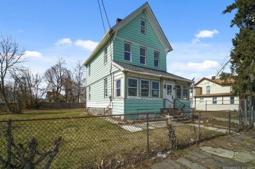 289 Carroll Ave, Bridgeport CT  06607-1801 exterior