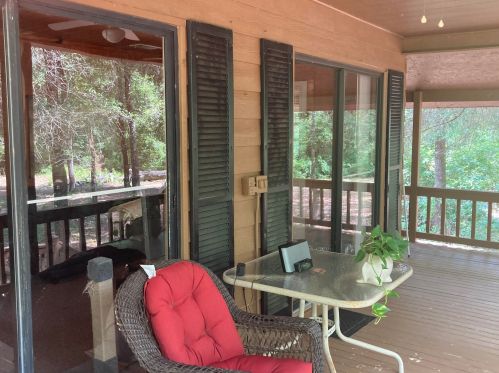 190 Seminole Ter, Defuniak Springs, FL 32433-7138