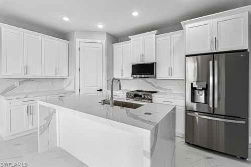 1908 14 St, Cape Coral FL  33909-1643 exterior