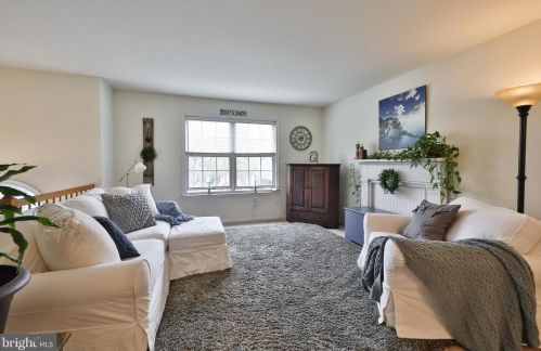 201 Carol Ct, Lansdale PA 19446-1576 exterior