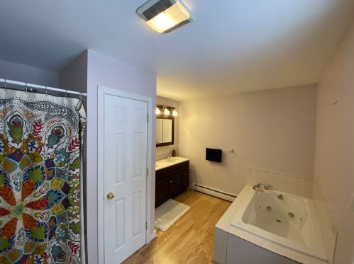 61 Thorndike Rd, Weare NH  03281-4549 exterior