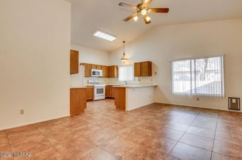 8959 Veridian Dr, Tucson, AZ 85743-9087