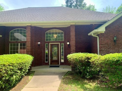 2314 Carriage Run, Conroe TX  77384-3304 exterior