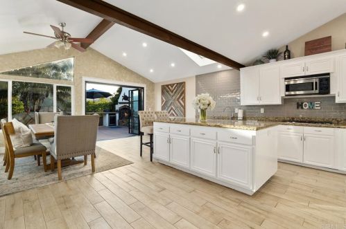 5394 Bloch St, San Diego CA 92122-4015 exterior