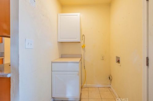 11025 Blix St, North Hollywood CA  91602-1204 exterior