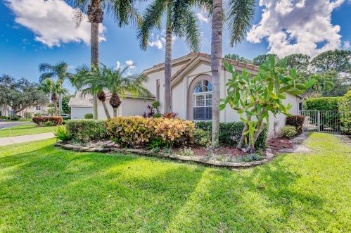 304 Timberwood Ct, West Palm Beach, FL 33418-3595