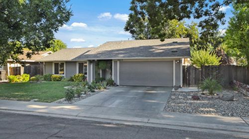 3213 Cato Ct, Modesto, CA 95354-3302