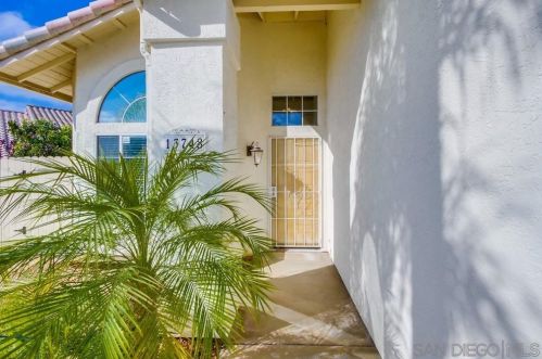 13748 Wyeth Rd, El Cajon, CA 92021-1972