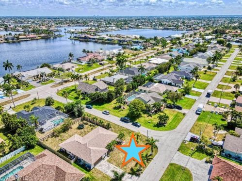 721 56 St, Cape Coral FL  33914-7224 exterior