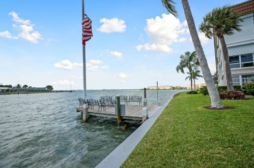 1223 Bayshore Dr, Fort Pierce FL  34949-3051 exterior