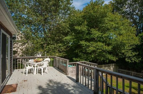 32 Coffey Ave, South Kingstown RI  02882-5116 exterior