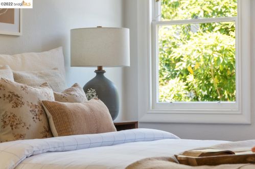 2718 Russell St, Berkeley CA 94705-2333 exterior