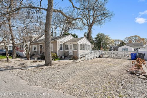 47 Van Ness Dr, Bricktown NJ  08723-5760 exterior