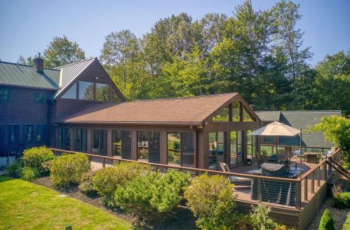 39 Hill Rd, Brookline NH  03033-2111 exterior