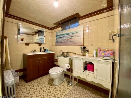 27 Union Ave, Nutley NJ  07110-3325 exterior