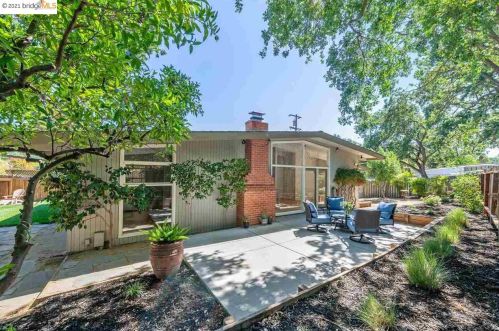 1890 Eloise Ave, Concord CA  94523-2102 exterior
