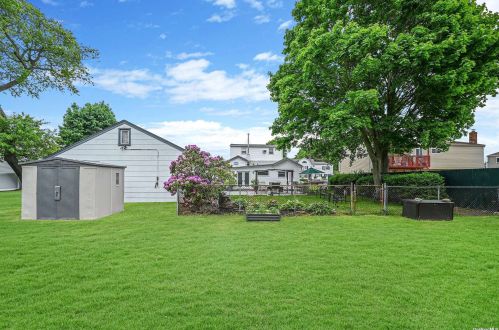 114 Fischer Ave, Islip Terrace NY  11752-2331 exterior