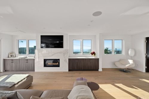 319 34th Pl, Manhattan Beach, CA 90266-3311