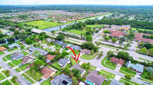 123 Sherwood Dr, West Palm Beach, FL 33411-8210