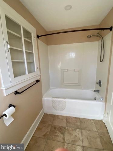 521 Washington St, Charles Town WV  25414-1735 exterior