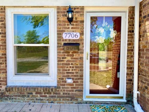 7706 Manor Ave, Hammond IN  46321-1023 exterior