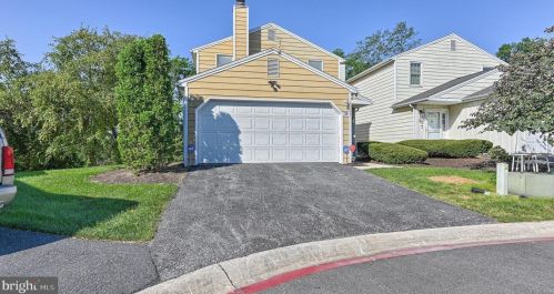 2255 Highland Cir, Harrisburg, PA 17110-9243