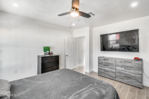 1801 Campbell Ave, Phoenix AZ  85015-3824 exterior