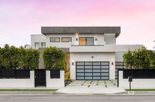 18067 Calvert St, Van Nuys CA 91316-1216 exterior