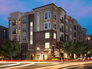 808 Hawthorne Ln, Charlotte NC  28204-2249 exterior