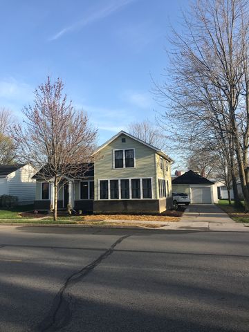 512 Main St, Moore, IN 46721-1416